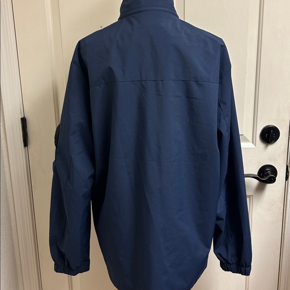 Leduntino Find Your Own Way Windbreaker Hooded Waterproof Jacket Blue
Large, EUC - Picture 8 of 14